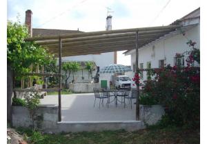8-bed all ensuite Villa with land