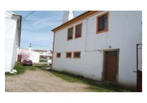 8-bed all ensuite Villa with land