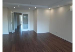 3-Bed apartment for rent in Parede, Cascais