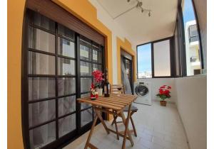 Sun-drenched T2 in Olhão Baixa – 200m from the waterfront and free parking