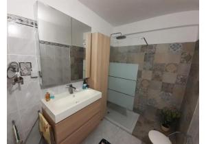 Sun-drenched T2 in Olhão Baixa – 200m from the waterfront and free parking