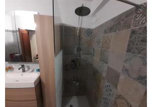 Sun-drenched T2 in Olhão Baixa – 200m from the waterfront and free parking