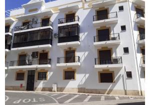 Sun-drenched T2 in Olhão Baixa – 200m from the waterfront and free parking